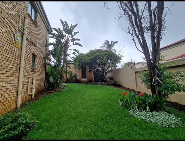 5 BEDROOM TOWNHOUSE FOR SALE IN AMAROSA